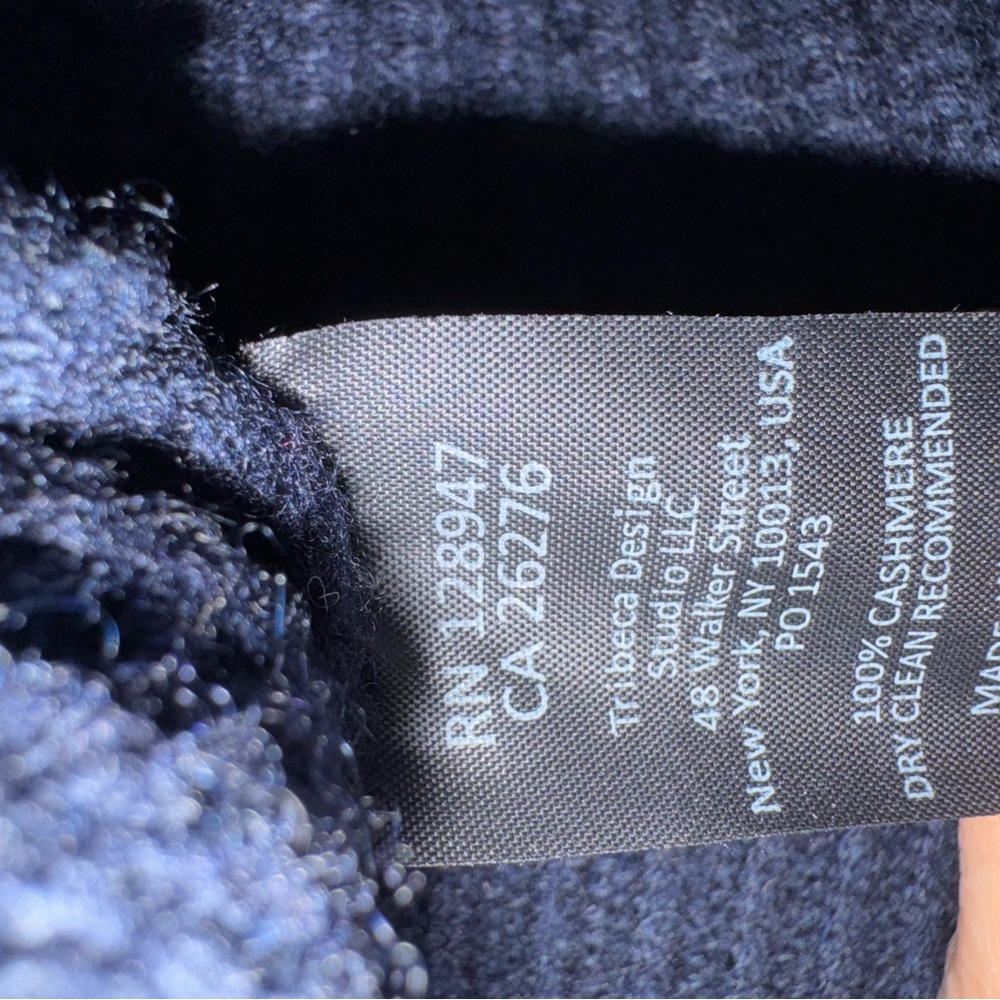 Nilli Lotan Barneys, New York Small black cashmere sweater - Picture 3 of 3